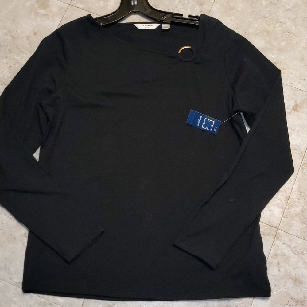 Liz Claiborne stretch top with brass colored ring